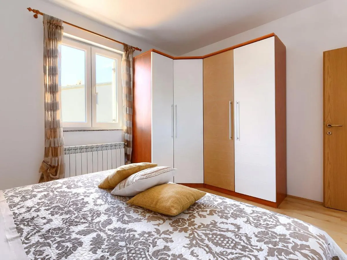 Holiday Home House Eric&Paolo Pula Kroatien